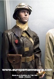 Europe Mannequin-Mannequins réalistes, Têtes et Mains pour Musées et Collectionneurs d'uniformes,costumes,coiffures,casques,casquettes en Militaria et autres